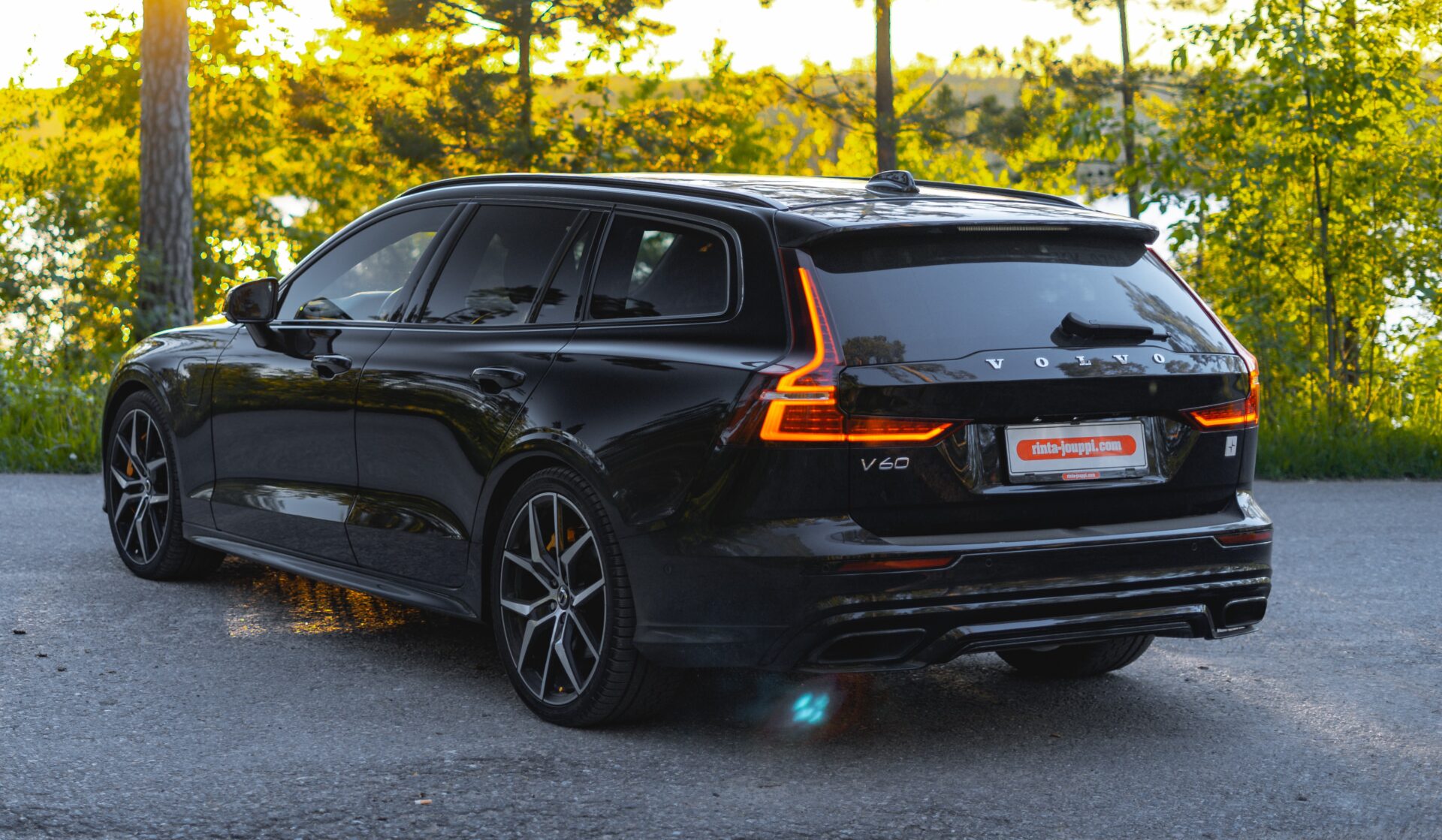 Volvo V60-farmari-tuontiauto-kesa